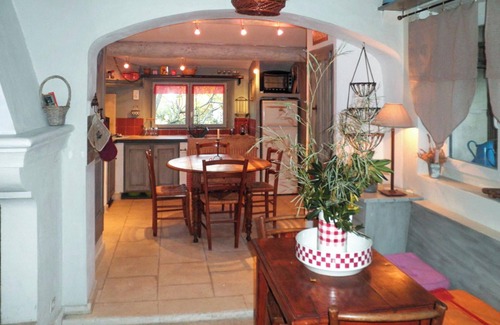 Oppede Apartment | Homerez - Welcoming apartment with pool in Oppède 70 m²