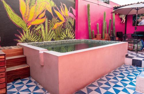 Guadalajara Hotel | Homestal California Hostal en Tlaquepaque