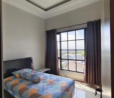 Dinoyo House | Homestay Al Bayt syariah