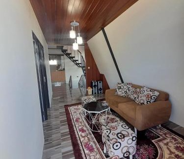 Dieng Kulon House | Homestay Begonia Syari'ah