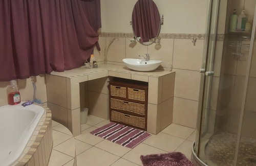 Hoedspruit House | Homestay in Wildlife Estate if you need peace and quiet, game drives and walking