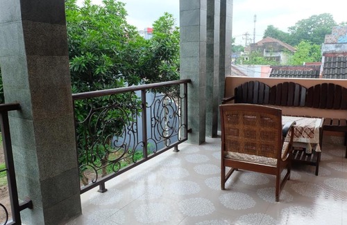 Sleman House | Homestay Jogja Kronggahan dekat UTY by Simply Homy