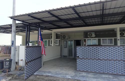 Durian Sebatang House | Homestay Kak Ninie