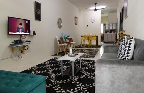 Durian Sebatang House | Homestay Kak Ninie