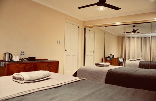 Robina Bed & Breakfast | Homestay near by Bond University/Palmer golf course