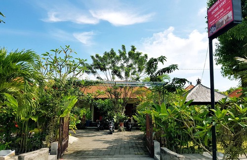 Kutuh Apartment | Homestay Near Pandawa Beach Family Room