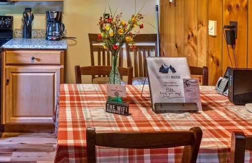 Logan Cabin | Homestead Cottage with hot tub and trails