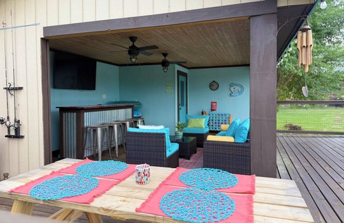 Gulfport House | Hometown Hideaway: Quiet Lake House with Private Pool on the MS Gulf Coast