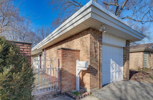 Homewood House | Homewood Home ~ 1 Mi to Metra Station!