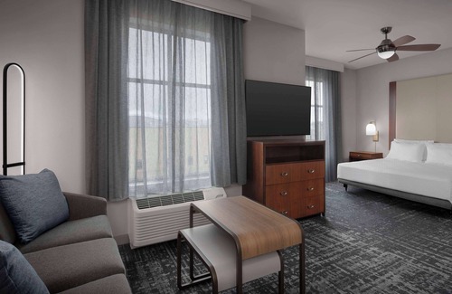 Lynnwood Hotel | Homewood Suites by Hilton Lynnwood Seattle Everett, WA