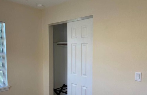 Ocala House | Homey 3 Bedroom Home - Large Backyard - Parking