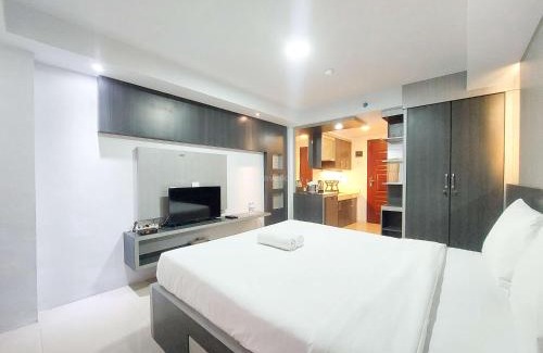 Medan Apartment | Homey and Warm Studio Apartment at Mansyur Residence By Travelio