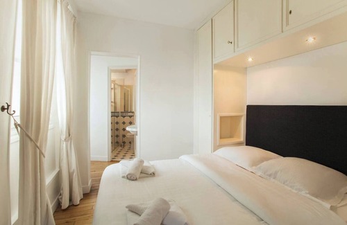 Quartier de l'Ecole-Militaire Apartment | Homey Apartment at Invalides