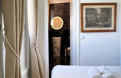 Quartier de l'Ecole-Militaire Apartment | Homey Apartment at Invalides