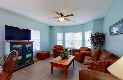 Red Hill Apartment | Homey Beach Hideaway