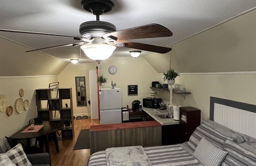 Palmer Apartment | Homey comfortable studio in the heart of Palmer