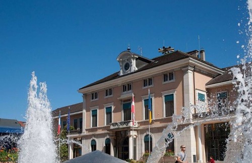 Annemasse Apartment | Homey Cute - Parking/Downtown/Close to Geneva