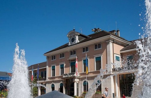 Annemasse Apartment | Homey Gold - City Center/Near tram/Free Wifi