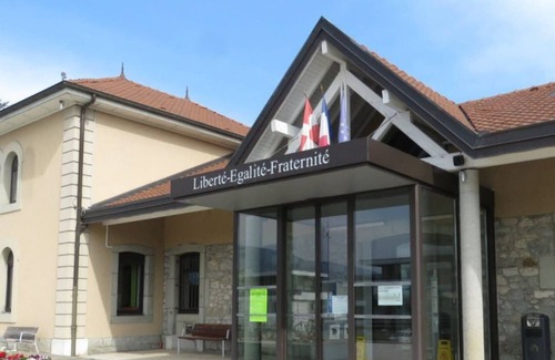 Vetraz-Monthoux Apartment | Homey Precioso -Private Patio/Free parking/Netflix