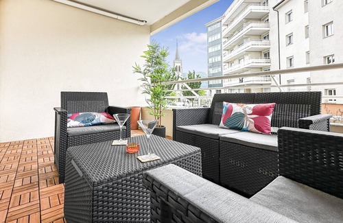 Annemasse Apartment | Homey Rest - Free parking/Near train station and Geneva