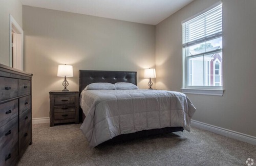 Huntsville Apartment | Homey townhome perfect for traveling individuals looking for short-term leases