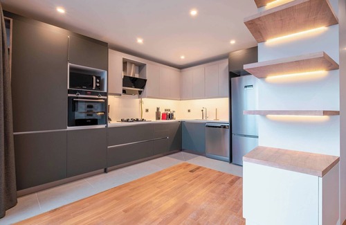 Bakırkoy Apartment | Homie Suites | Bakırköy | 2br with Sea View #BA4