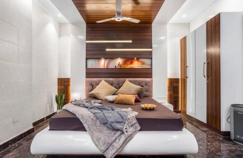 Saket Apartment | Homlee-Basement Flat with kitchen in Saket, South Delhi