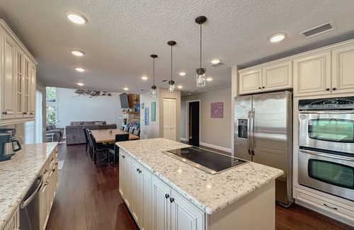 Homosassa House | Homosassa River Retreat with Pool, Dock, Fire Pit & Water Sports
