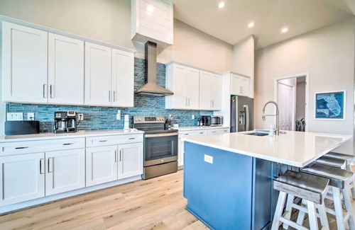 Homosassa House | Homosassa Riverfront Home - Prime Location.