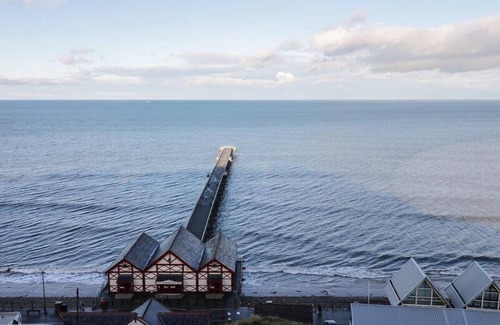 Redcar House | Honey Bee House - Redcar