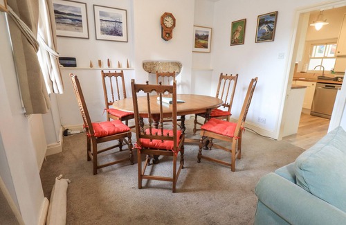 Kirkby Lonsdale Cottage | HONEY COTTAGE, pet friendly, with open fire in Kirkby Lonsdale