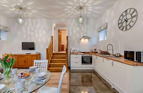Shotley Bridge House | Honey Hirst
