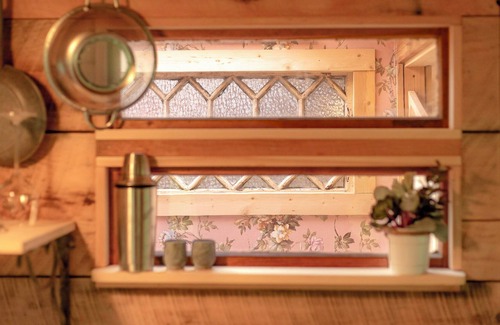 South Londonderry Cabin | Honey Pond Treehouse