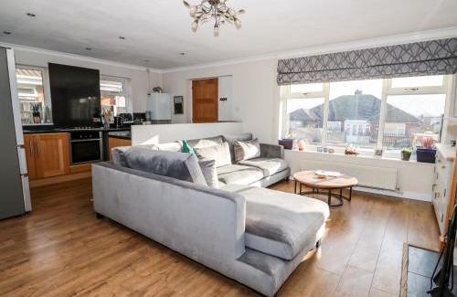 Hunstanton House | Honeybees Haven
