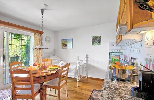 Minusio Apartment | Honeymoon Love Retreat 1, Brione Sopra Minusio, Switzerland