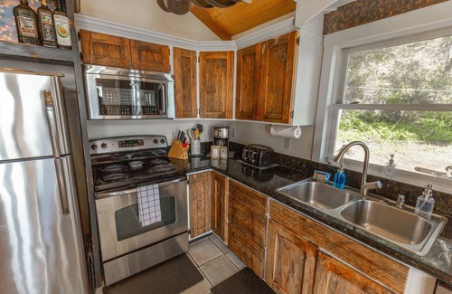 Gold Beach House | Honeymoon Cove- Exclusive Beach, Ocean View & Spa