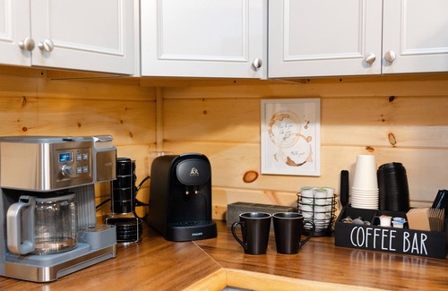 Sevierville Cabin | Honeymoon escape! Hot Tub and King bed