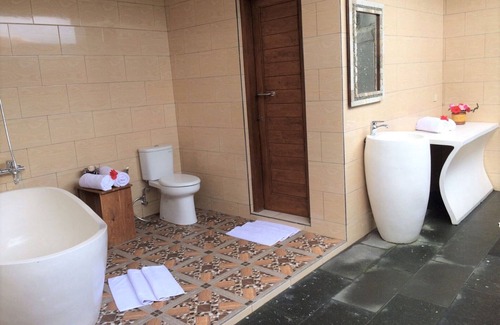Banjartegehe Villa | Honeymoon Villa With Rice Field View