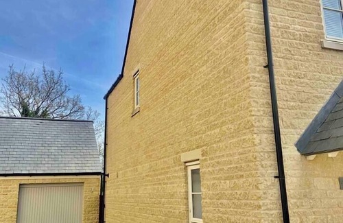 Bourton House | Honeystone Cottage sleeps 8 - Bourton on the Water