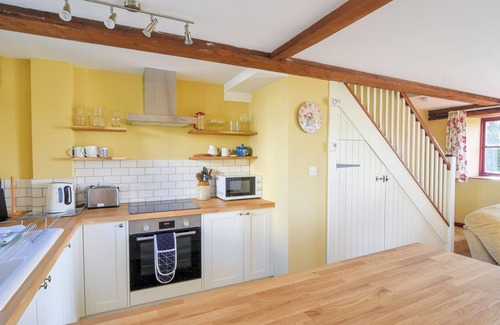 Axminster Cottage | Honeysuckle Cottage