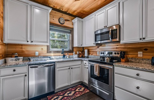 Sevierville Cabin | Honeysuckle Hill: Free Attraction Tickets, Hot Tub, Sauna, Fire Pit & 5 Minutes From PF