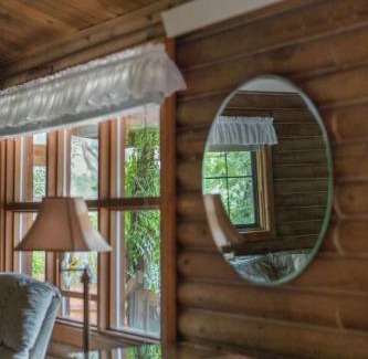 Sedona House | HONEYSUCKLE - Rustic cabin for 2 in Oak Creek Canyon