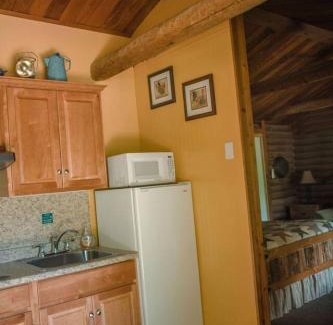 Sedona House | HONEYSUCKLE - Rustic cabin for 2 in Oak Creek Canyon