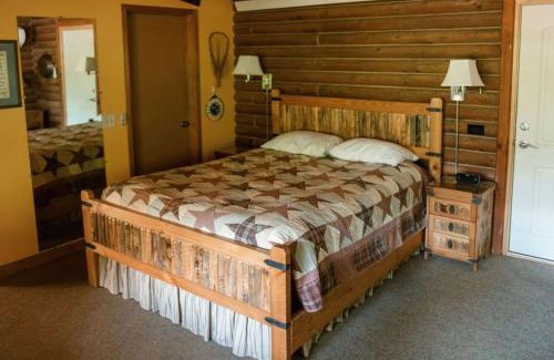 Sedona House | HONEYSUCKLE - Rustic cabin for 2 in Oak Creek Canyon