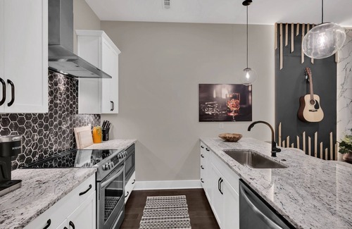 Nashville Apartment | Honky Tonk Central/9 Beds