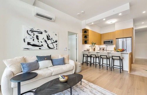 Ala Moana House | Honolulu Luxury Condo w/Resort Amenities & Private Courtyard Access