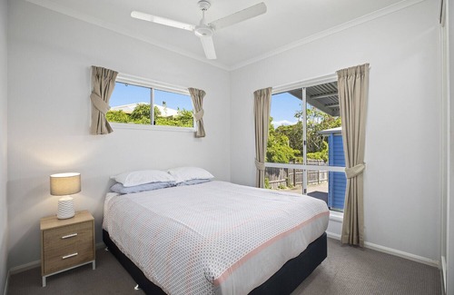 Scotts Head House | HONU, part of the Ohana Surf Bungalows (<5 minute walk to beach and shops).