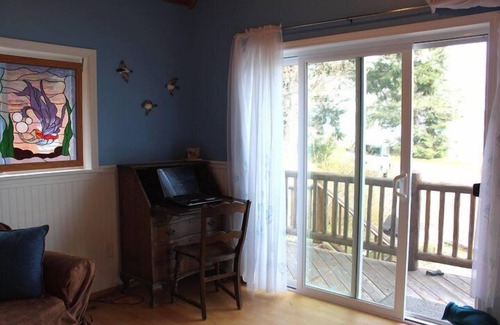 Hoodsport Cabin | Hood Canal 2 B/R Waterfront Cabin. Sleeps 4.