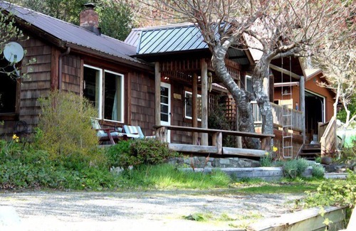 Hoodsport Cabin | Hood Canal 2 B/R Waterfront Cabin. Sleeps 4.