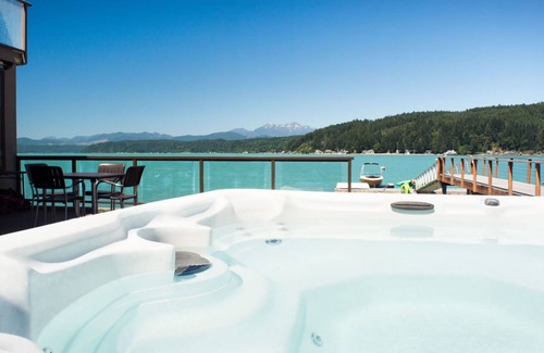 Union House | Hood Canal Resort - Luxury Lookout Vacation Rental